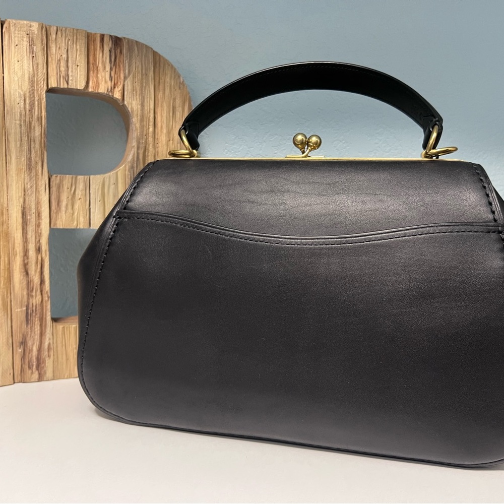 ❌sold❌Coach Black Frame Kisslock Bag